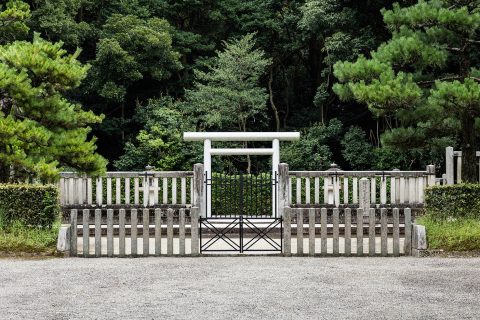 綏靖天皇　桃花鳥田丘上陵