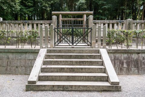 孝霊天皇　片丘馬坂陵