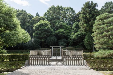 弘文天皇　長等山前陵