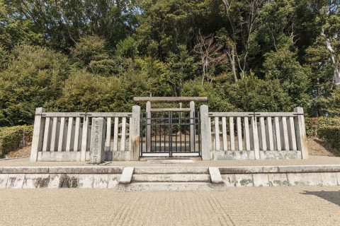 推古天皇　磯長山田陵<br />敏達天皇皇子　竹田皇子墓