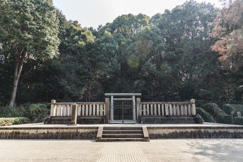 敏達天皇　河内磯長中尾陵<br />欽明天皇皇后　石姫皇女　磯長原陵