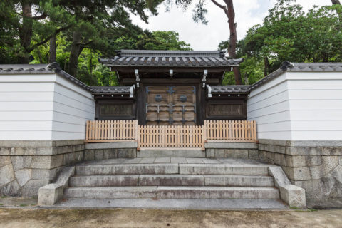 安徳天皇　阿弥陀寺陵