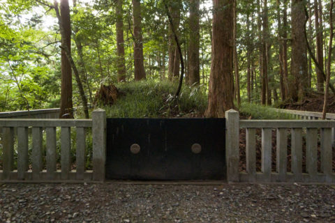 後醍醐天皇皇孫　尹良親王墓