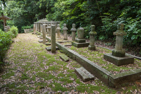 青蓮院宮上ノ墓地