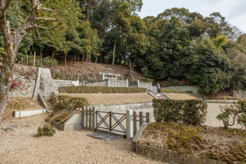 聖武天皇皇后　天平応真仁正皇太后　佐保山東陵