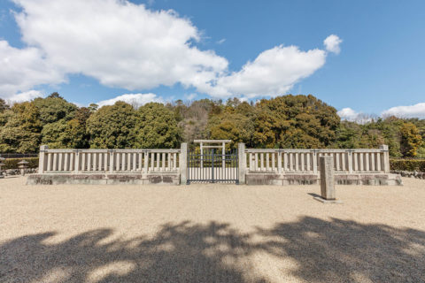 仲哀天皇皇后　神功皇后　狭城盾列池上陵